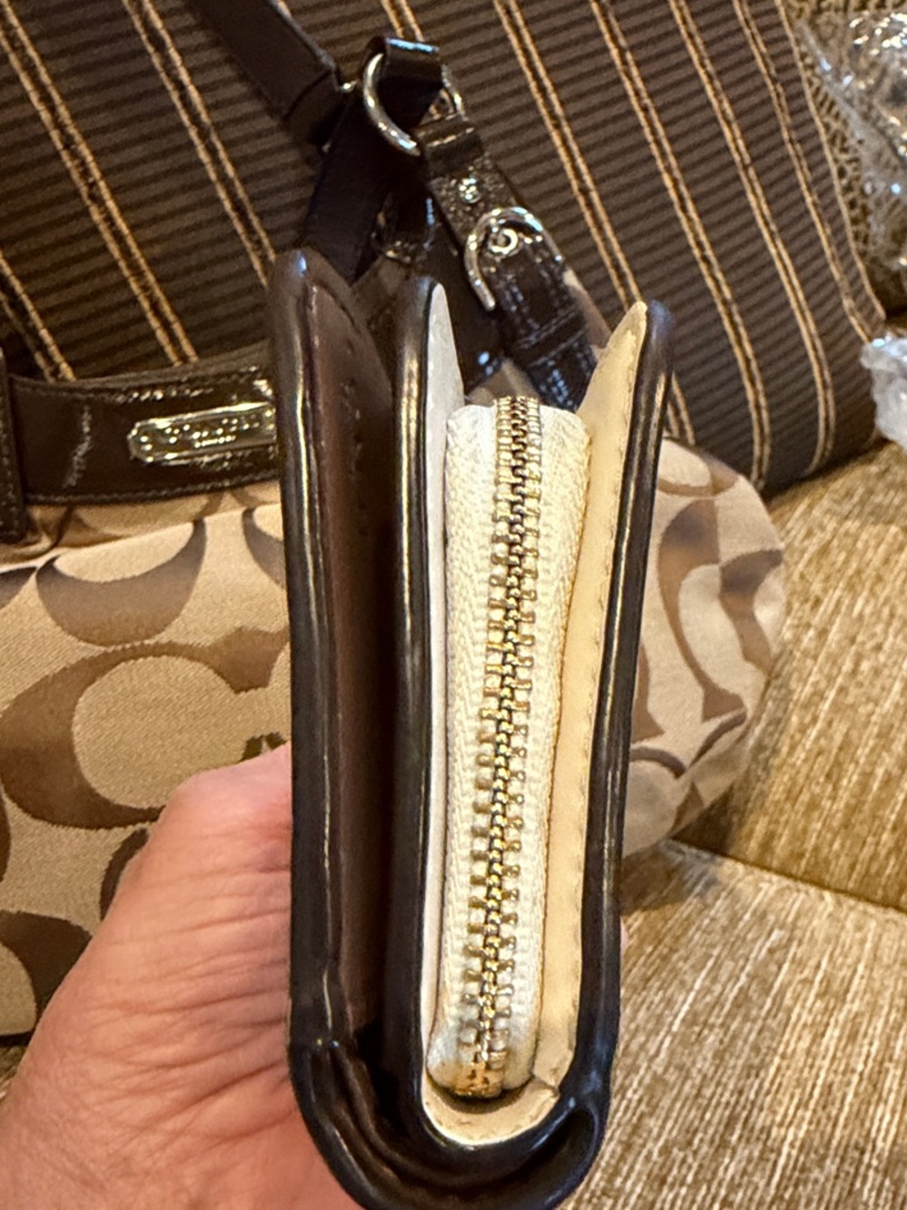 Coach Brown Monogram Canvas Wallet with White Leather and Tab Accent 💼 - Picture 5 of 16